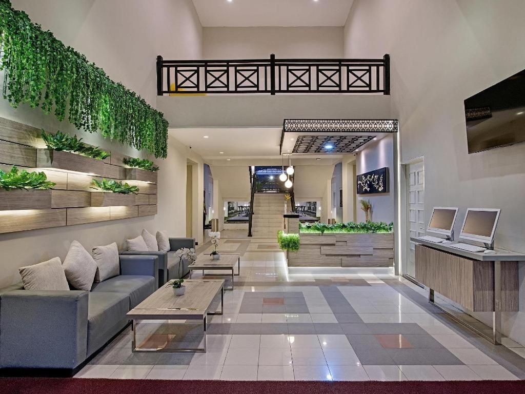 Whiz Prime Hotel Darmo Harapan Σουραμπάγια Εξωτερικό φωτογραφία