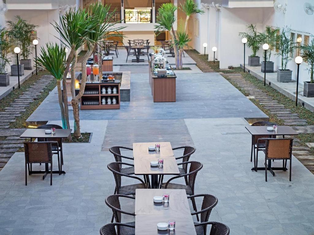 Whiz Prime Hotel Darmo Harapan Σουραμπάγια Εξωτερικό φωτογραφία