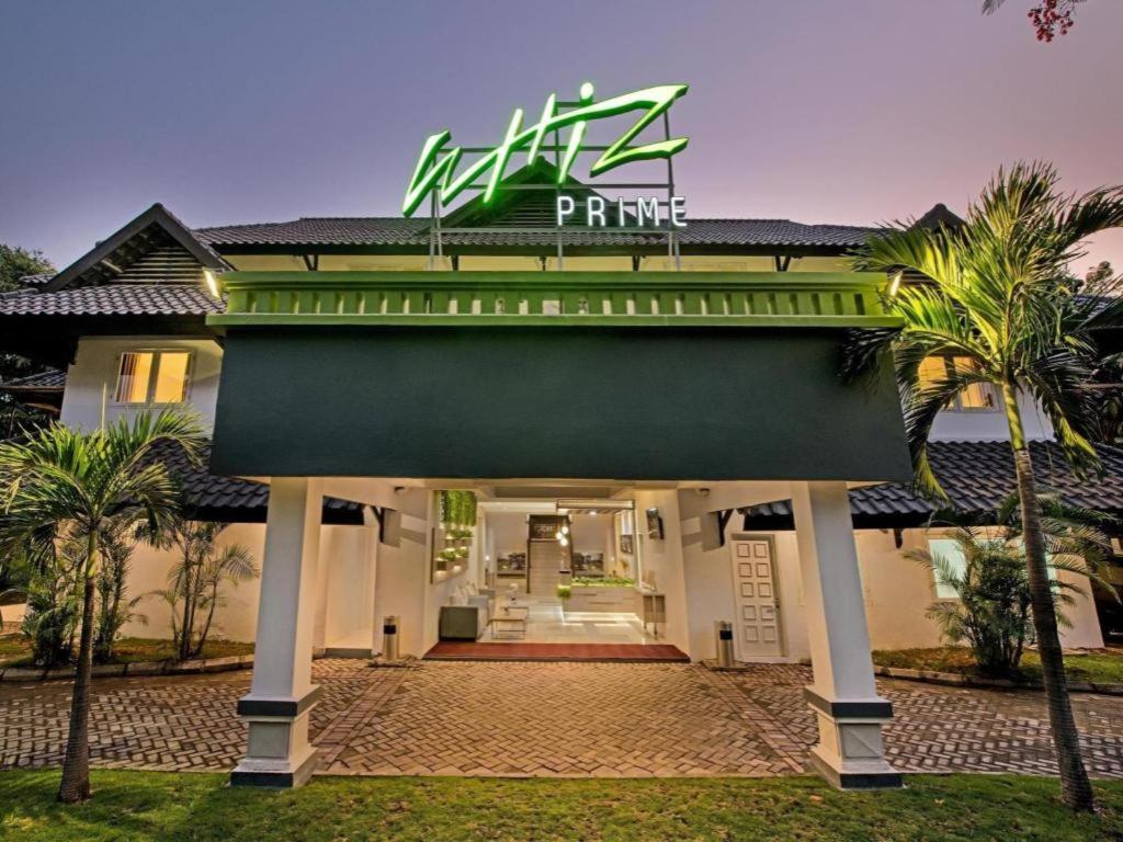 Whiz Prime Hotel Darmo Harapan Σουραμπάγια Εξωτερικό φωτογραφία