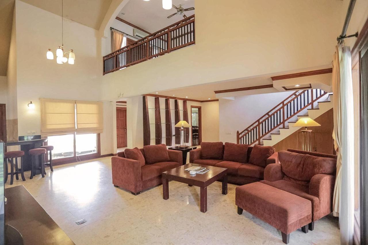 Whiz Prime Hotel Darmo Harapan Σουραμπάγια Εξωτερικό φωτογραφία