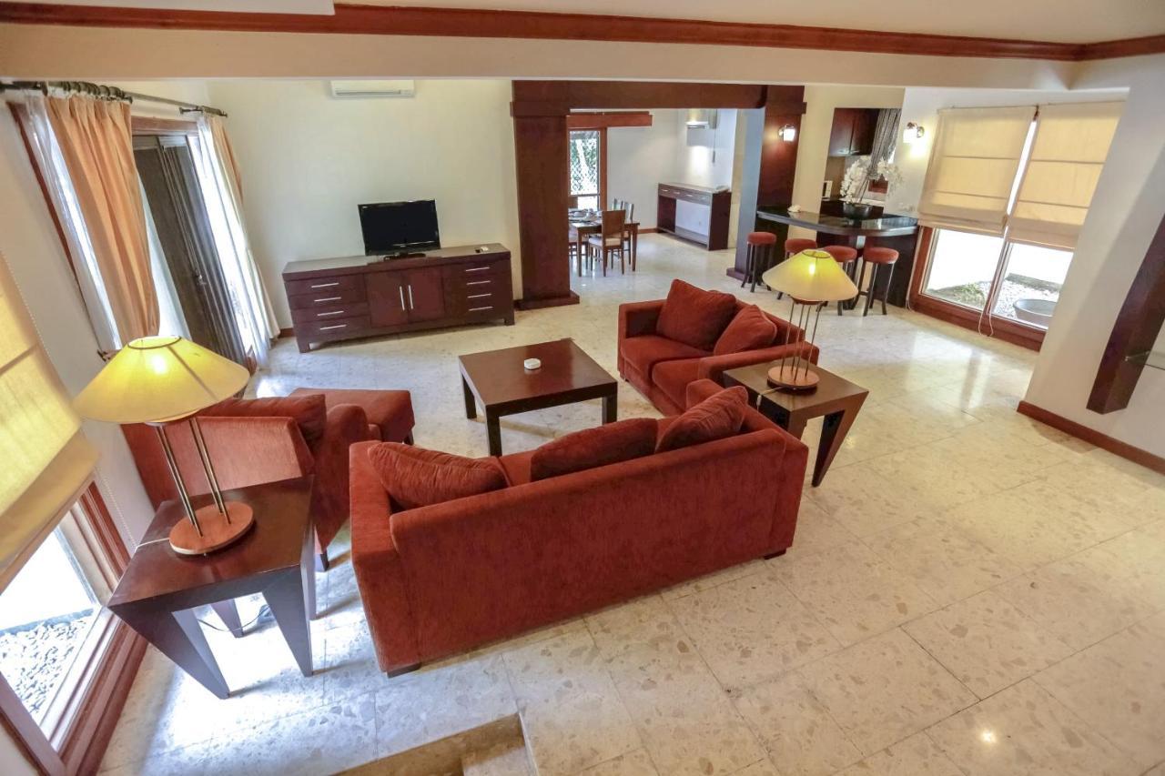 Whiz Prime Hotel Darmo Harapan Σουραμπάγια Εξωτερικό φωτογραφία