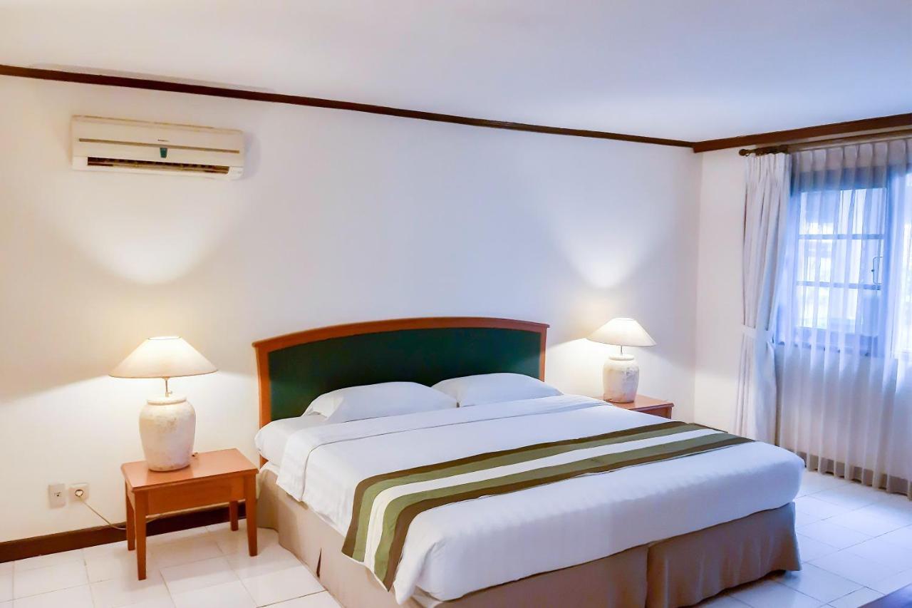 Whiz Prime Hotel Darmo Harapan Σουραμπάγια Δωμάτιο φωτογραφία