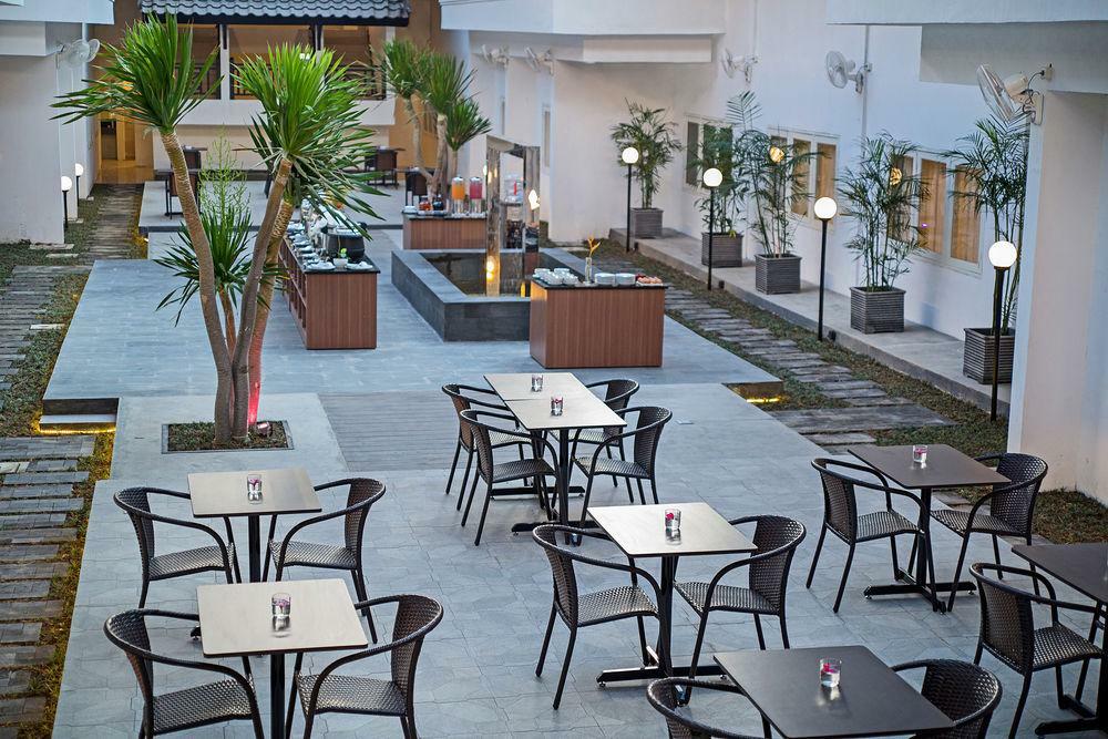 Whiz Prime Hotel Darmo Harapan Σουραμπάγια Εξωτερικό φωτογραφία