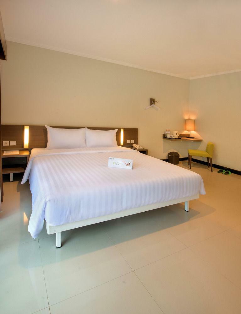 Whiz Prime Hotel Darmo Harapan Σουραμπάγια Εξωτερικό φωτογραφία