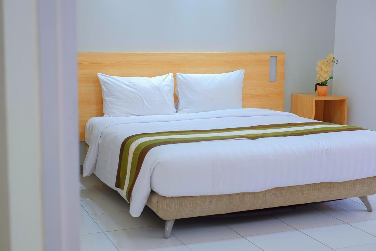 Whiz Prime Hotel Darmo Harapan Σουραμπάγια Εξωτερικό φωτογραφία