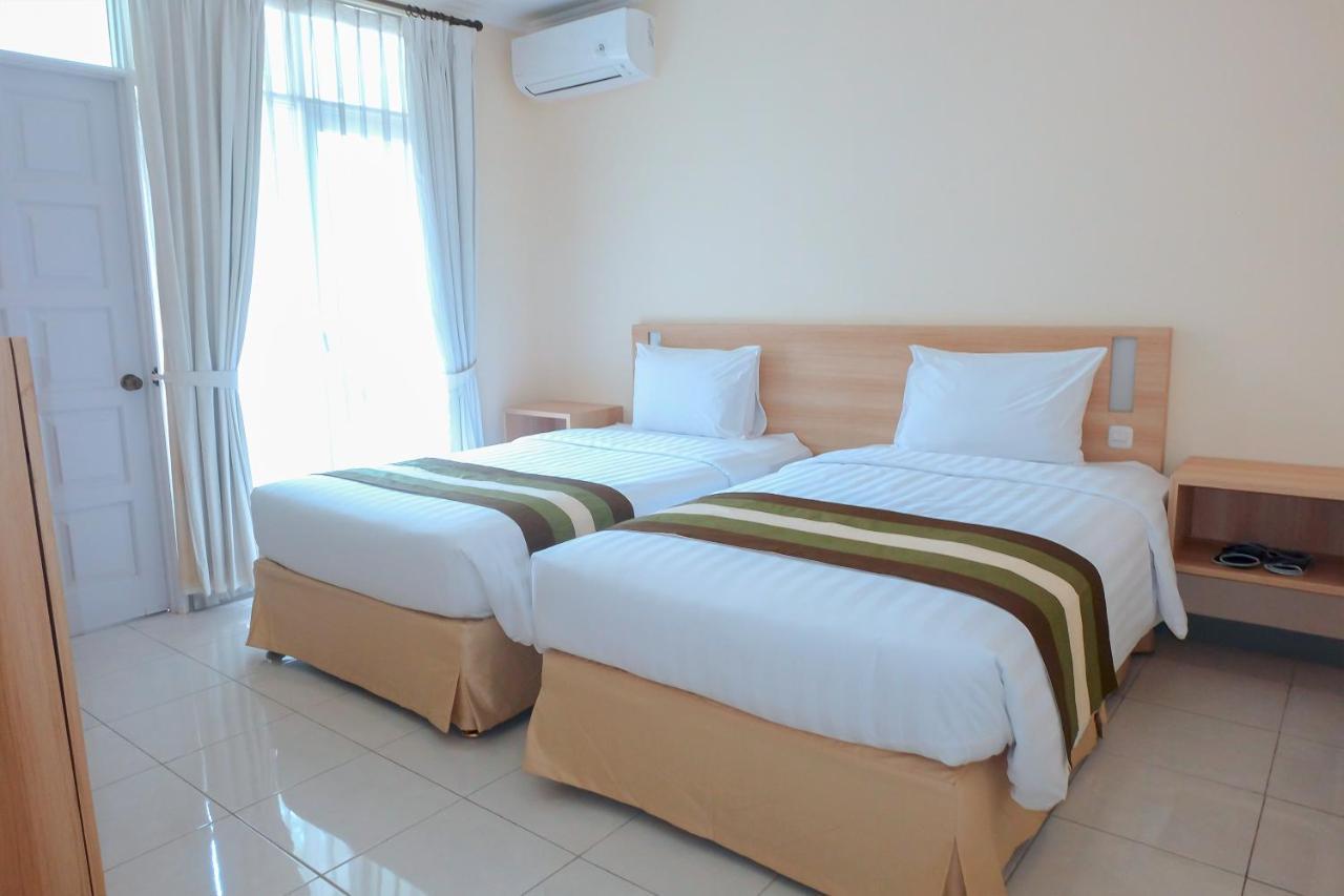 Whiz Prime Hotel Darmo Harapan Σουραμπάγια Εξωτερικό φωτογραφία