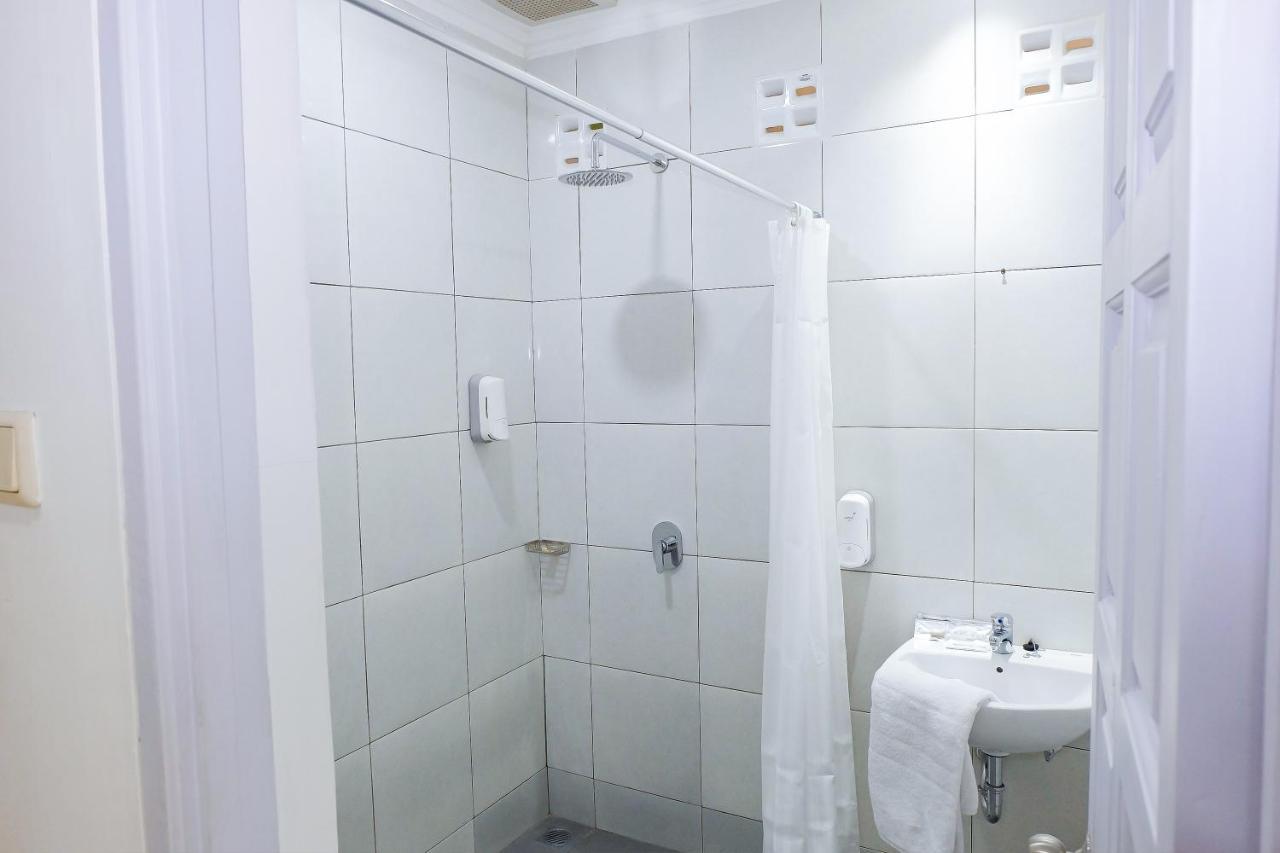 Whiz Prime Hotel Darmo Harapan Σουραμπάγια Εξωτερικό φωτογραφία